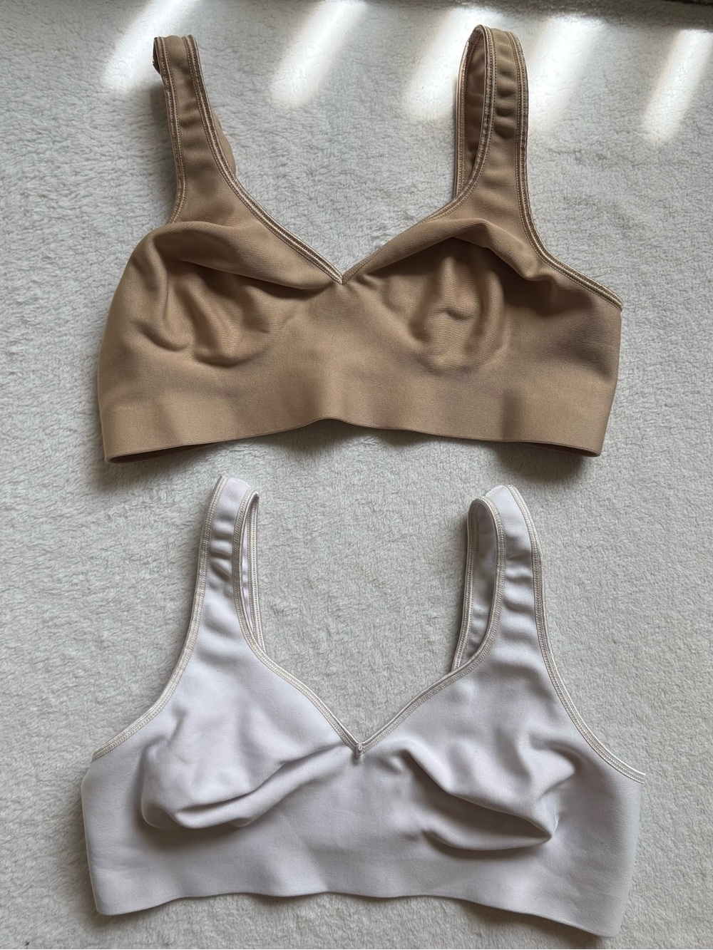 Vintage Seamless Bras Lot 2 Nude White Wireless Pullover Bralette Y2K Lingerie